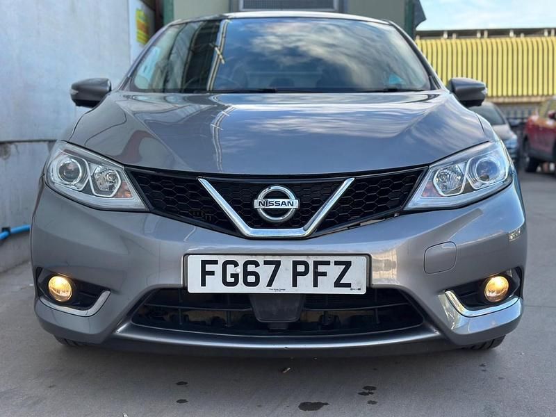 Used Nissan Pulsar Tekna 115 HP (84 kW) 2017 Grey Hatchback