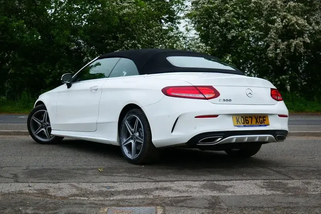 Second-hand Mercedes C300 AMG line 245 CP (180 kW) 2018 Alb Cabrio