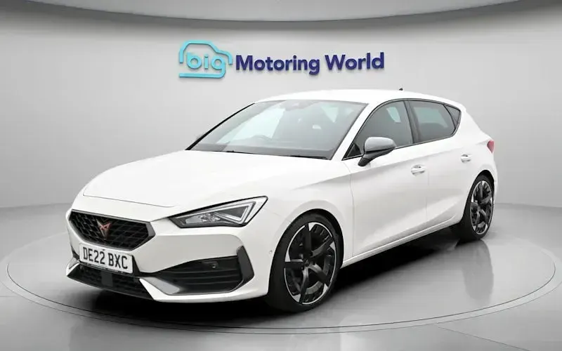 Used Cupra Leon VZ3 310 HP (228 kW) 2022 White Hatchback