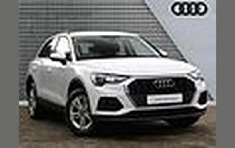Used Audi Q3 Design 150 HP (110 kW) 2021 White SUV