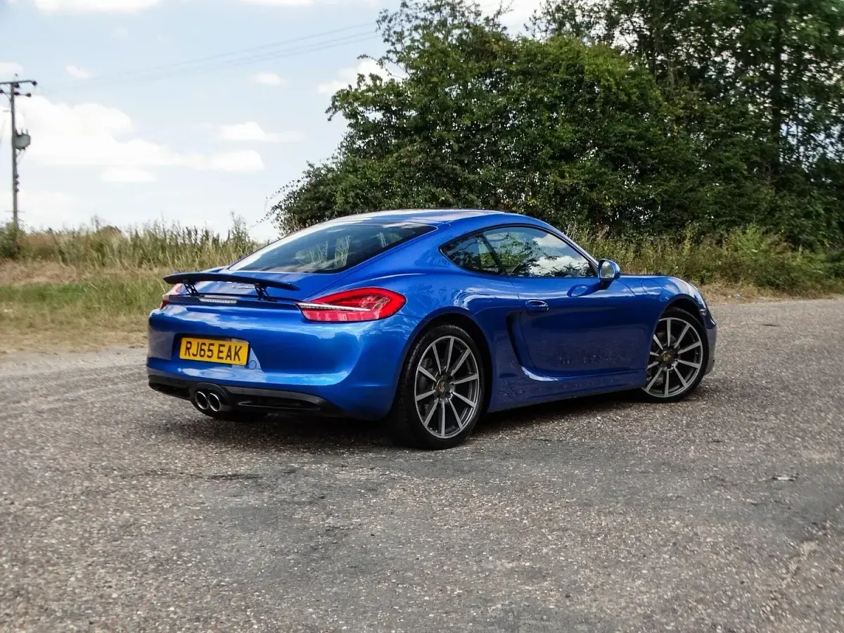 Used Porsche Cayman 275 HP (202 kW) 2015 Blue Coupe