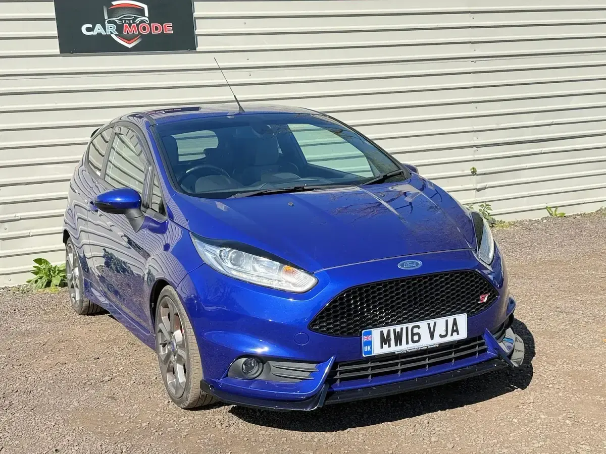 Used Ford Fiesta ST 182 HP (133 kW) 2016 Blue Hatchback