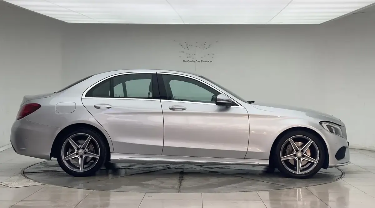 Käytetty Mercedes C220 AMG line 170 HP (125 kW) 2017 Hopea Sedan