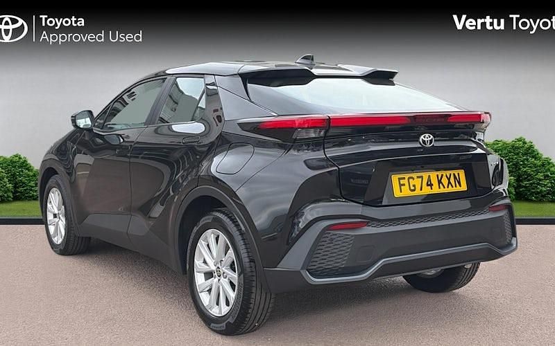 Usado Toyota C-HR 140 HP (102 kW) 2026 SUV