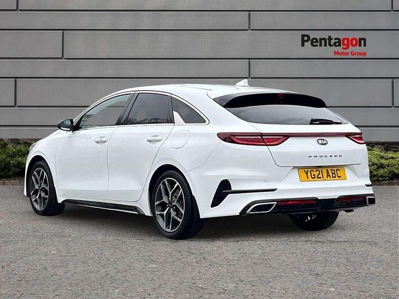 Used Kia ProCeed GT-Line 160 HP (117 kW) 2021 White Estate