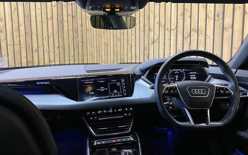 Used Audi e-tron GT quattro Design 389 kW (530 HP) 2024 Sedan