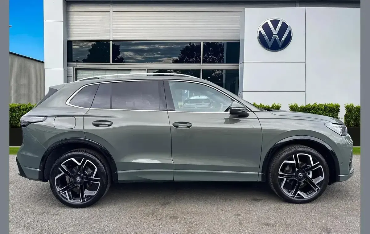 Used VW Tiguan R-line 147 HP (108 kW) 2025 Green SUV