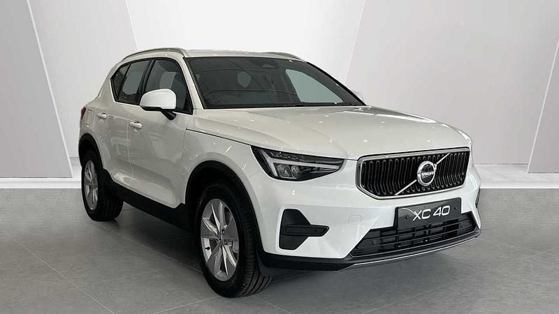 New Volvo XC40 Core 2025 White SUV