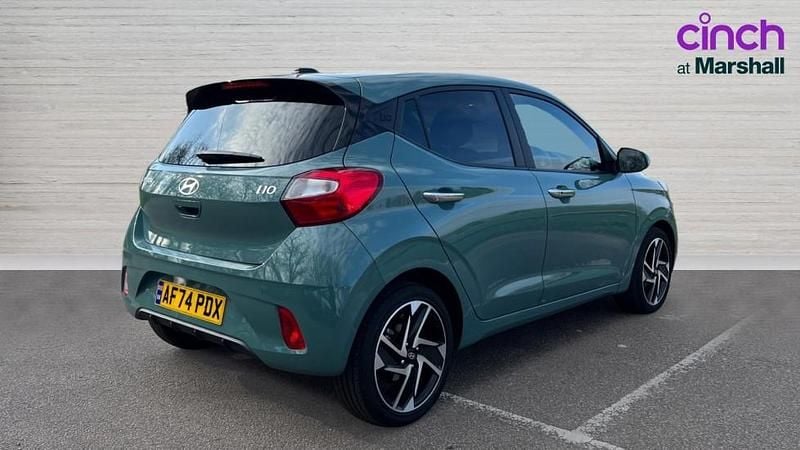 Used Hyundai i10 Premium 79 HP (58 kW) 2024 Green Hatchback
