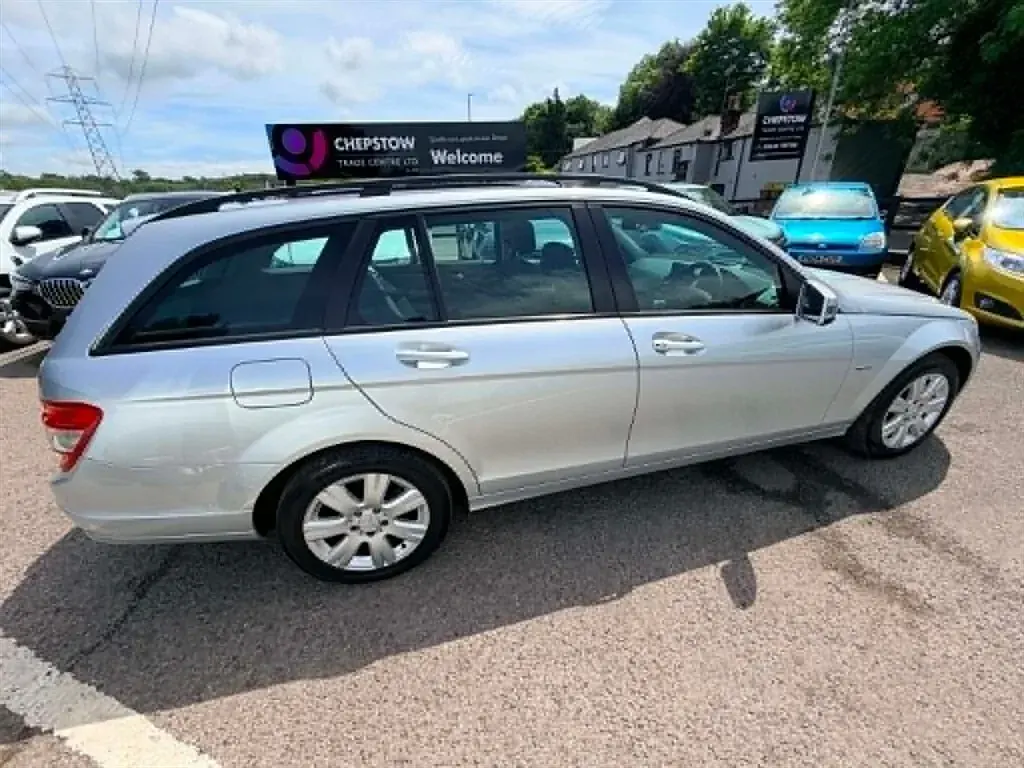 Used Mercedes C180 156 HP (114 kW) 2009 Silver Estate