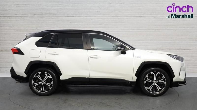 Used Toyota RAV4 Hybrid 306 HP (225 kW) 2021 Bitone  white/black SUV