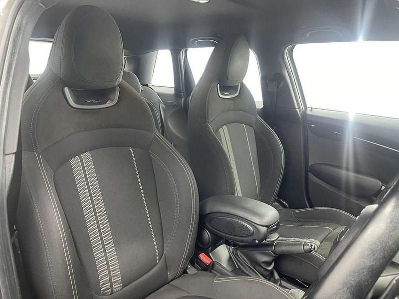 Used Mini Cooper S Hatch 192 HP (141 kW) 2018 Silver Hatchback