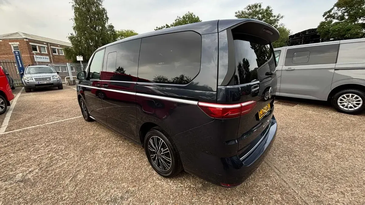 Used VW Multivan Style 204 HP (150 kW) 2023 Blue MPV