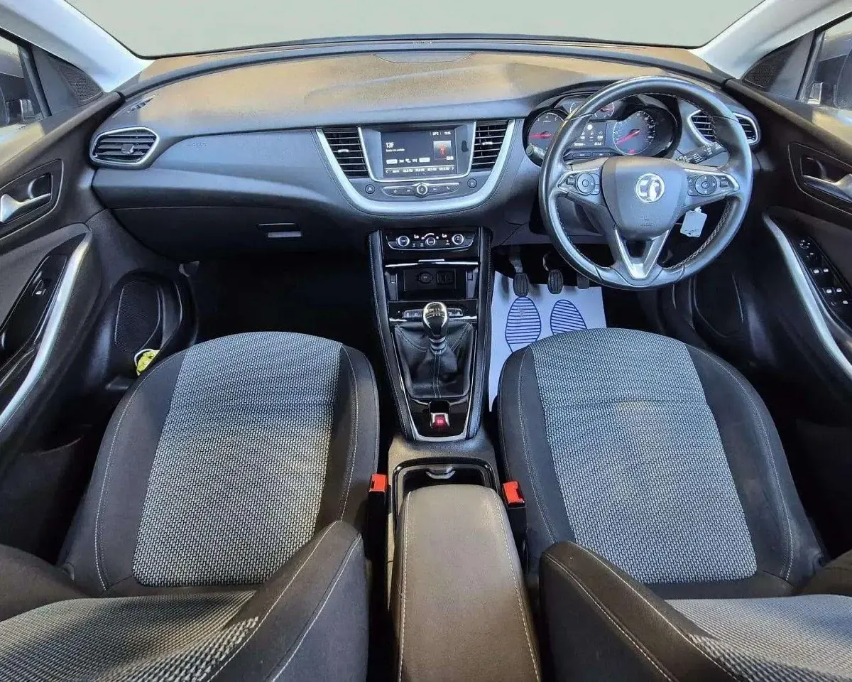 Used Vauxhall Grandland X S 130 HP (95 kW) 2018 Grey SUV