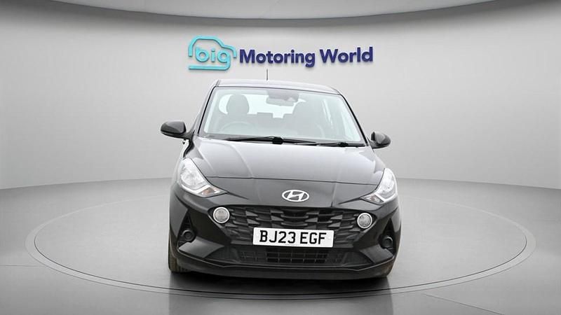 Used Hyundai i10 SE 67 HP (49 kW) 2023 Black Hatchback
