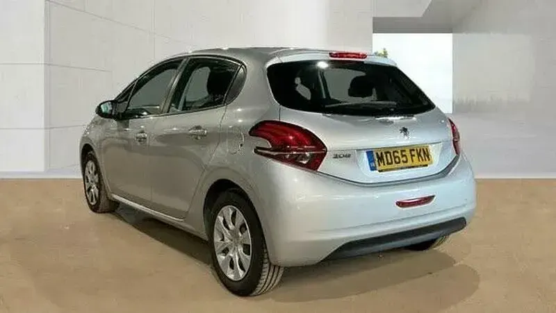 Used Peugeot 208 Access 68 HP (50 kW) 2015 Silver Hatchback