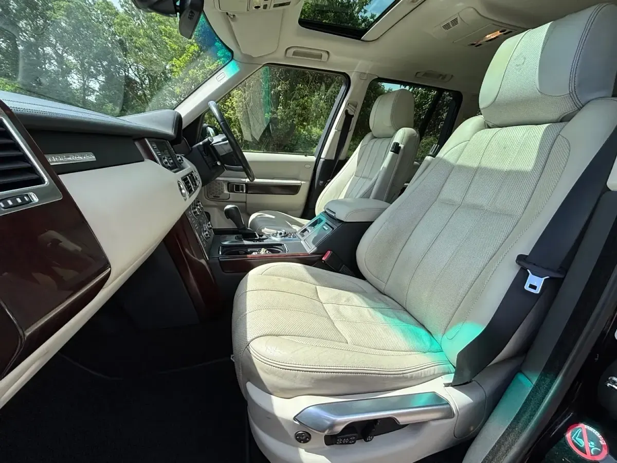 Second-hand Land Rover Range Rover Vogue SE 271 CP (199 kW) 2010 Negru SUV