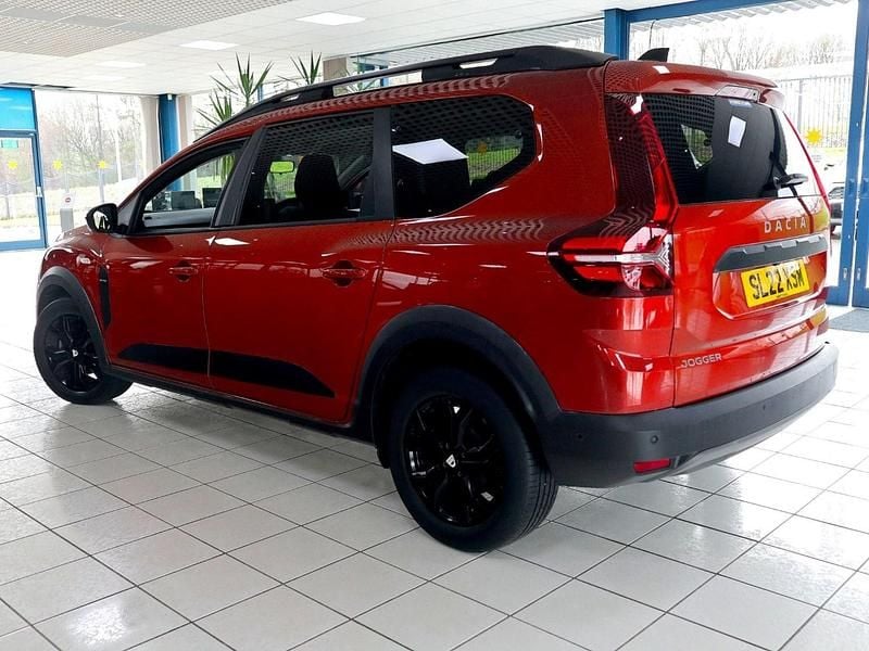 Used Dacia Jogger Extreme 109 HP (80 kW) 2022 Terracotta bronze MPV