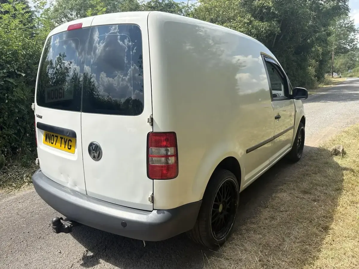 Used VW Caddy 104 HP (76 kW) 2007 White MPV