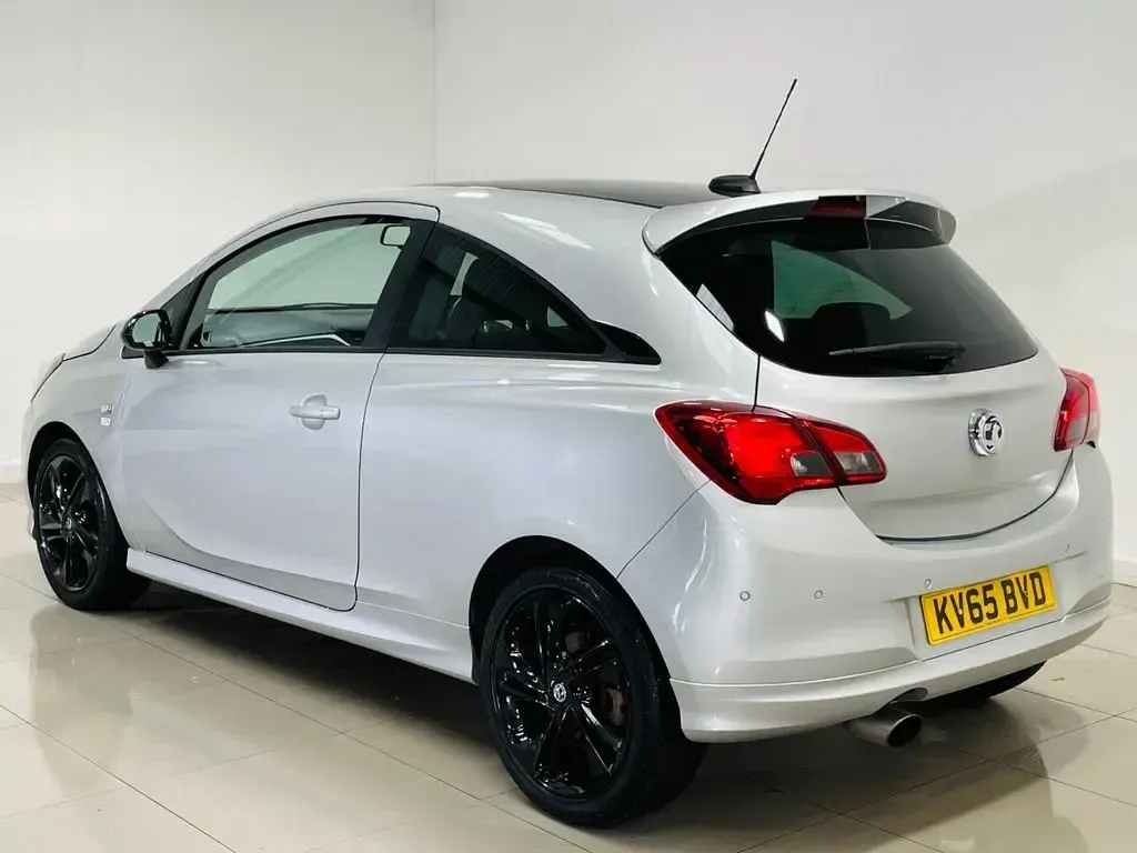 Used Vauxhall Corsa Edition 100 HP (73 kW) 2015 Silver Hatchback