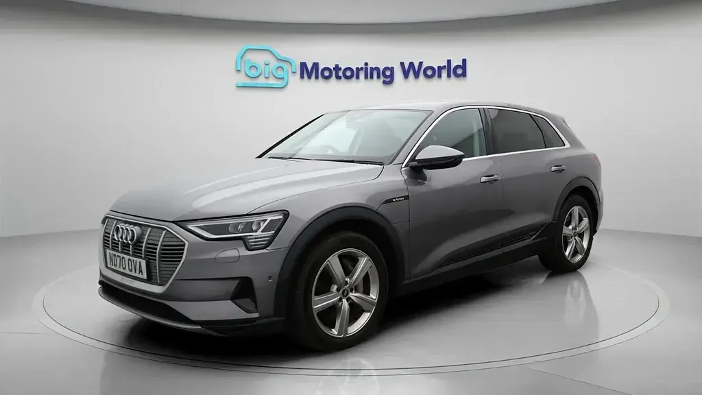 Usado Audi e-tron 230 kW (313 HP) 2020 SUV