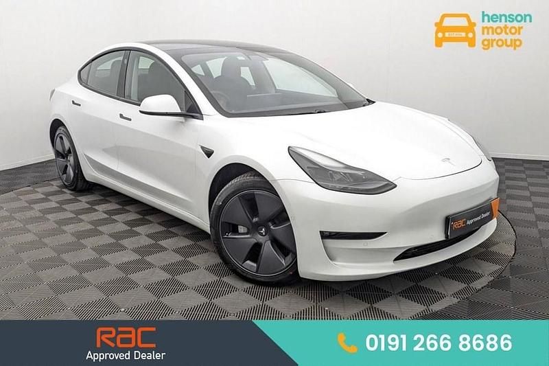 White Used 2021 Tesla Model 3 Sedan | £15,799 (Fair price) - Image 1/4
