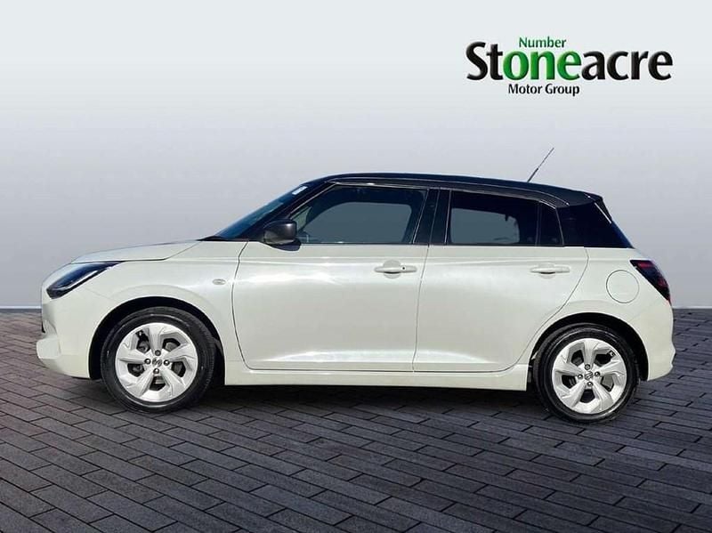 Begagnad Suzuki Swift 82 HK (60 kW) 2024 Vit Halvkombi