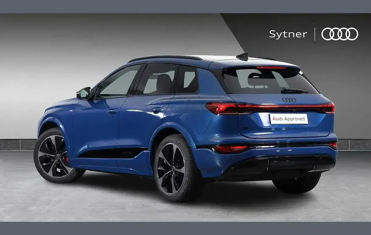 New Audi Q6 e-tron Comfort 182 kW (248 HP) 2026 Blue SUV