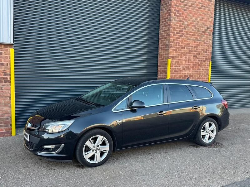 Used Vauxhall Astra SRi 2014 Black Estate