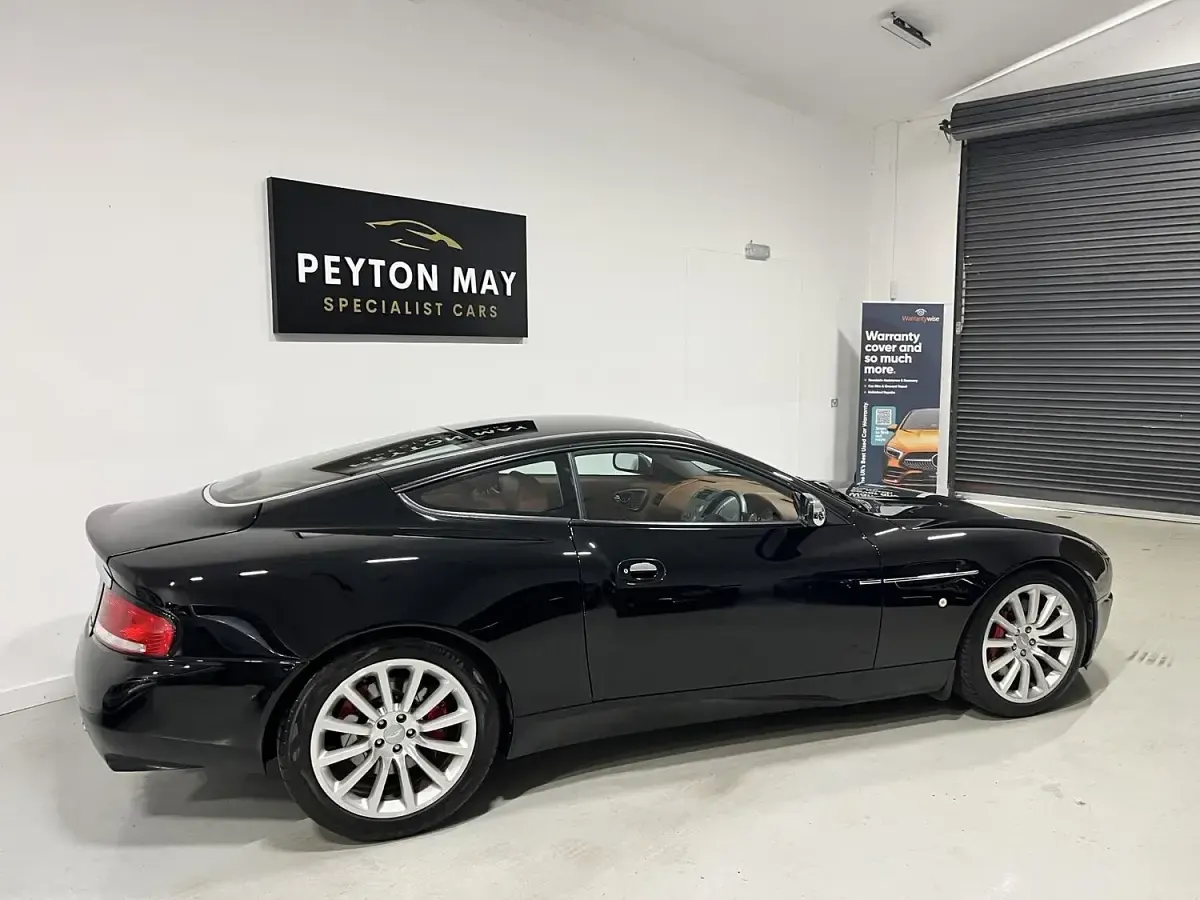 Used Aston Martin Vanquish 460 HP (338 kW) 2004 Black Coupe