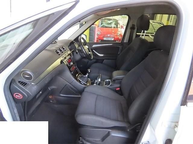 Used Ford S-MAX Titanium 140 HP (102 kW) 2015 MPV