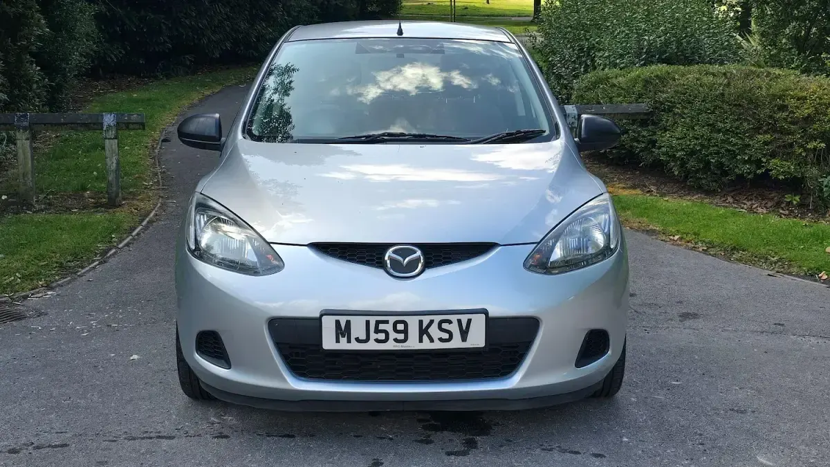 Used Mazda 2 73 HP (53 kW) 2009 Silver Hatchback