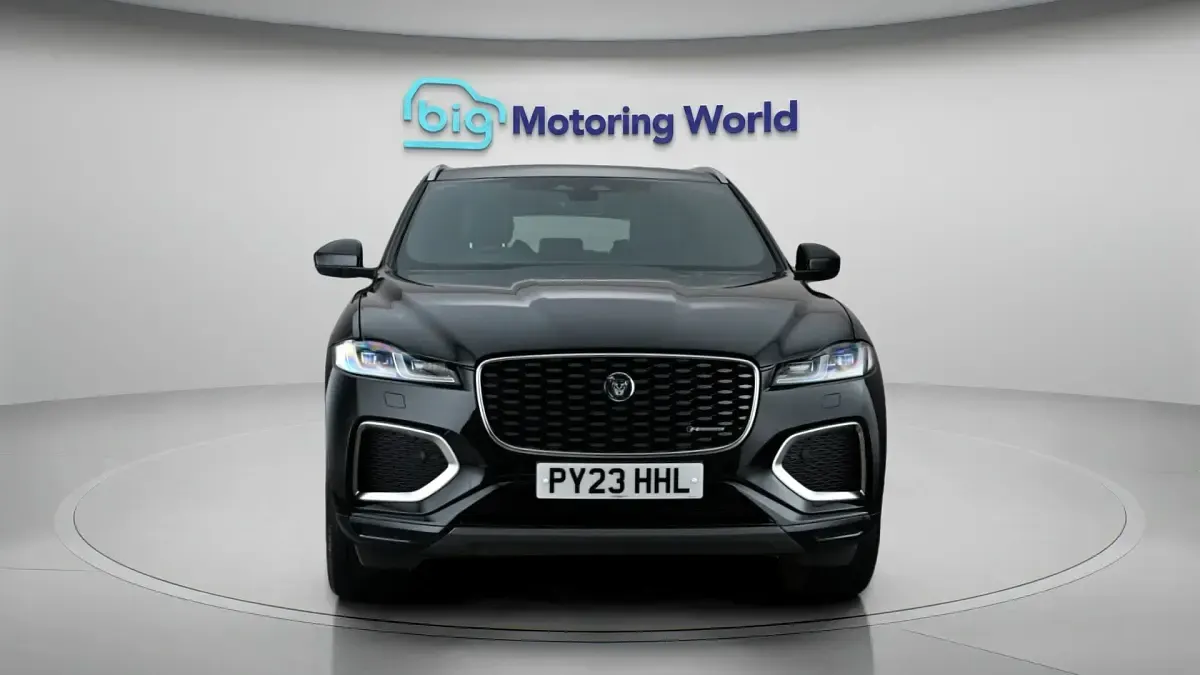 Używany Jaguar F-Pace R-Dynamic 201 KM (147 kW) 2023 SUV