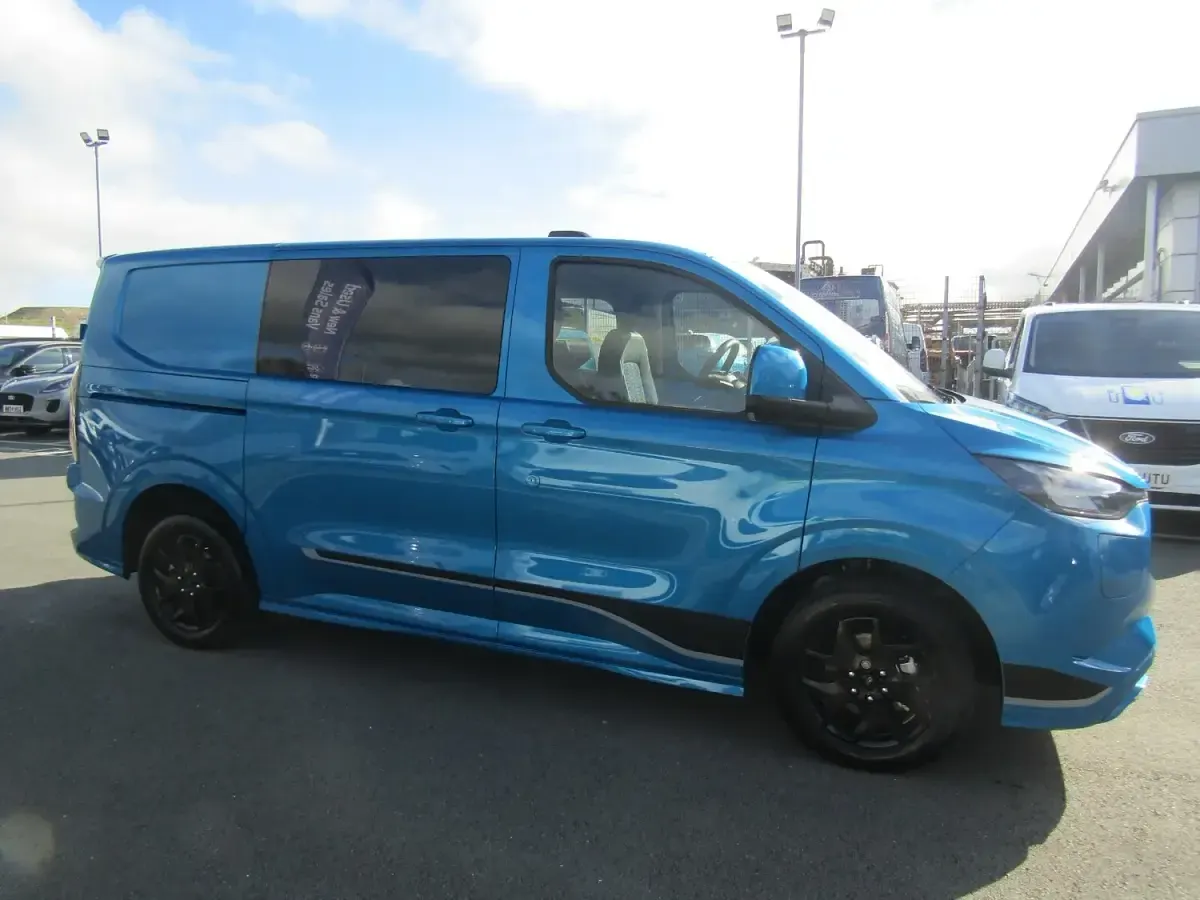 Used Ford Transit Custom Sport 232 HP (170 kW) 2025 Blue Van