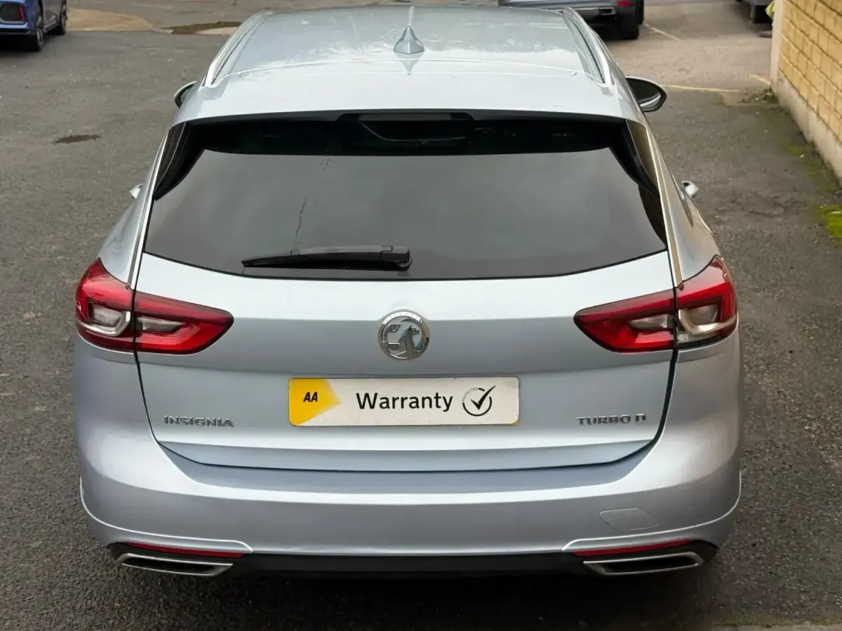 Used Vauxhall Insignia SRi 170 HP (125 kW) 2017 Silver Estate