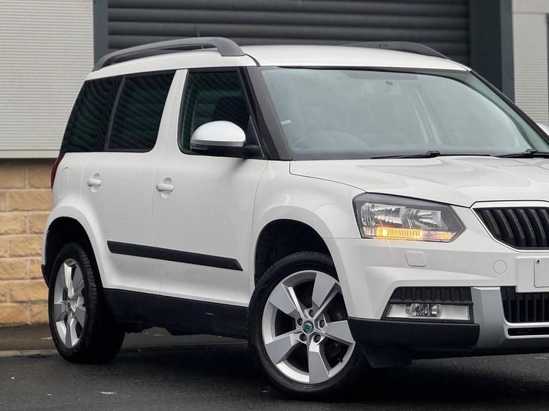Used Skoda Yeti SE 110 HP (80 kW) 2014 White SUV