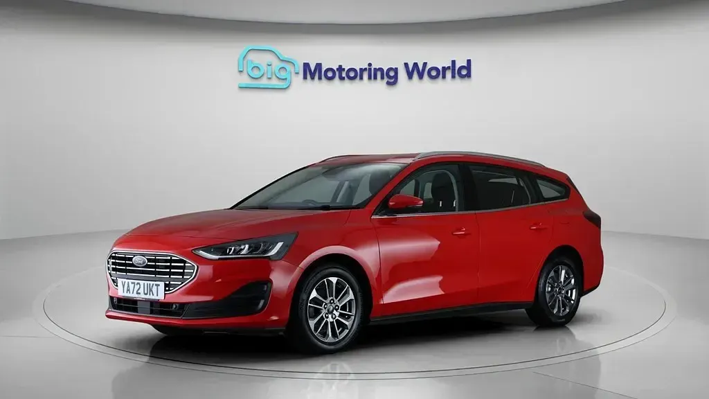 Używany Ford Focus Titanium 125 KM (91 kW) 2023 Czerwony Kombi