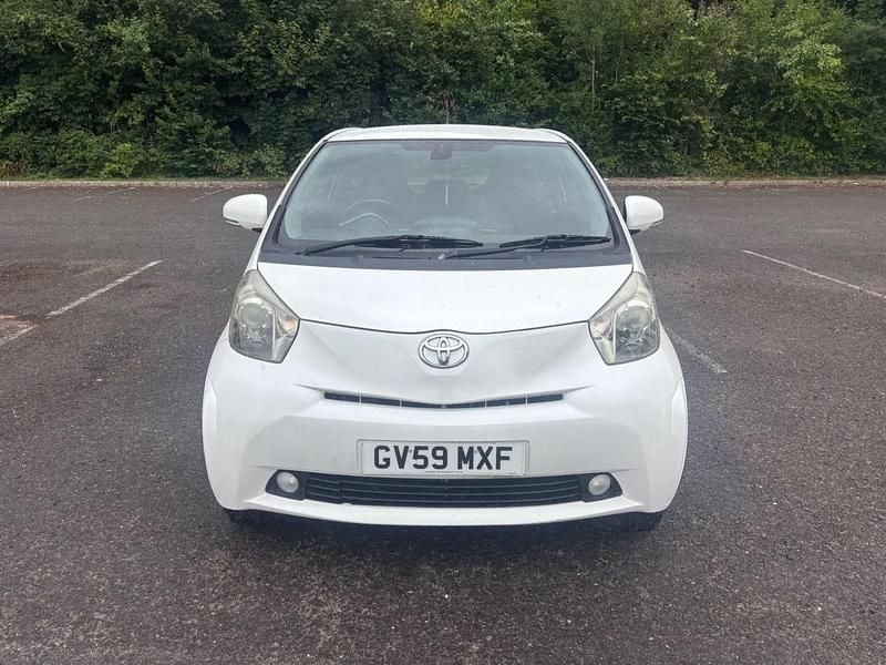 Used Toyota iQ 2010 White Hatchback