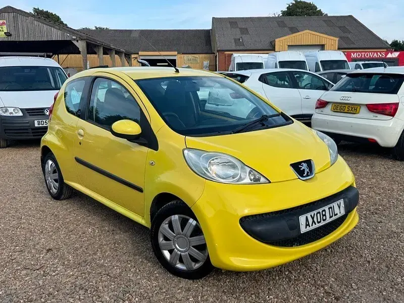 Used Peugeot 107 68 HP (50 kW) 2008 Yellow Hatchback