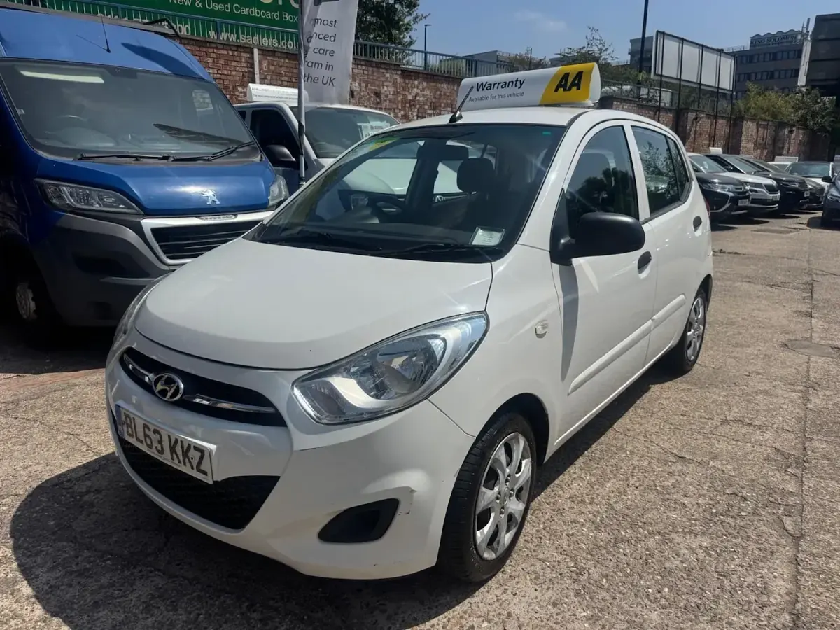 Used Hyundai i10 Classic 2014 White Hatchback