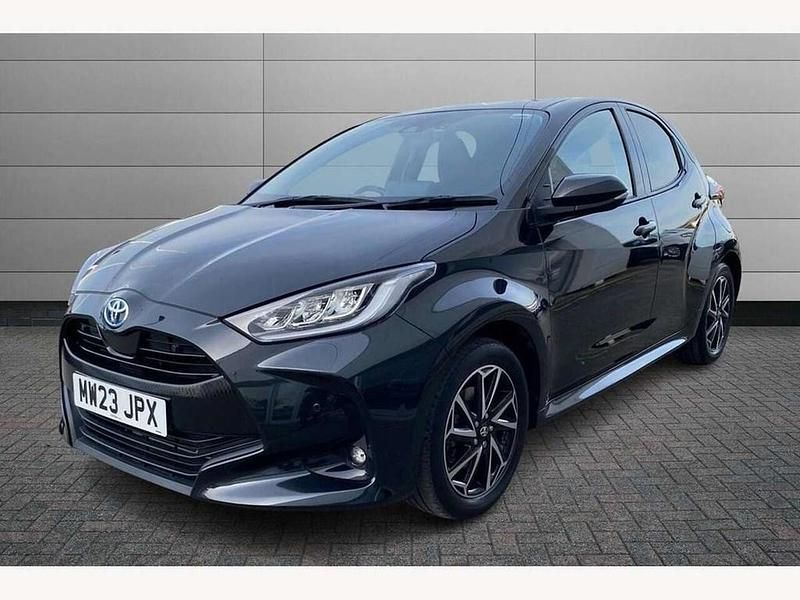 Used Toyota Yaris Hybrid Design 116 HP (85 kW) 2023 Black Hatchback