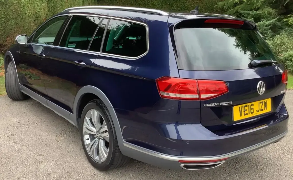 Used VW Passat Alltrack S 190 HP (139 kW) 2016 Blue Estate