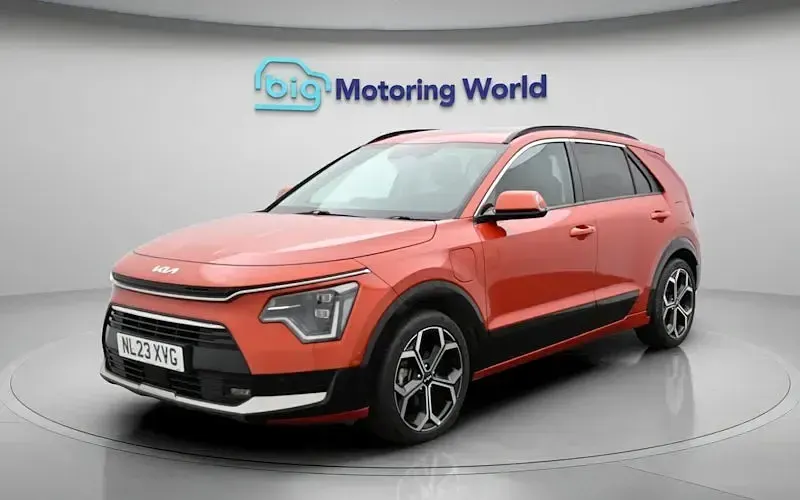 Second-hand Kia Niro 182 CP (133 kW) 2023 Portocaliu SUV