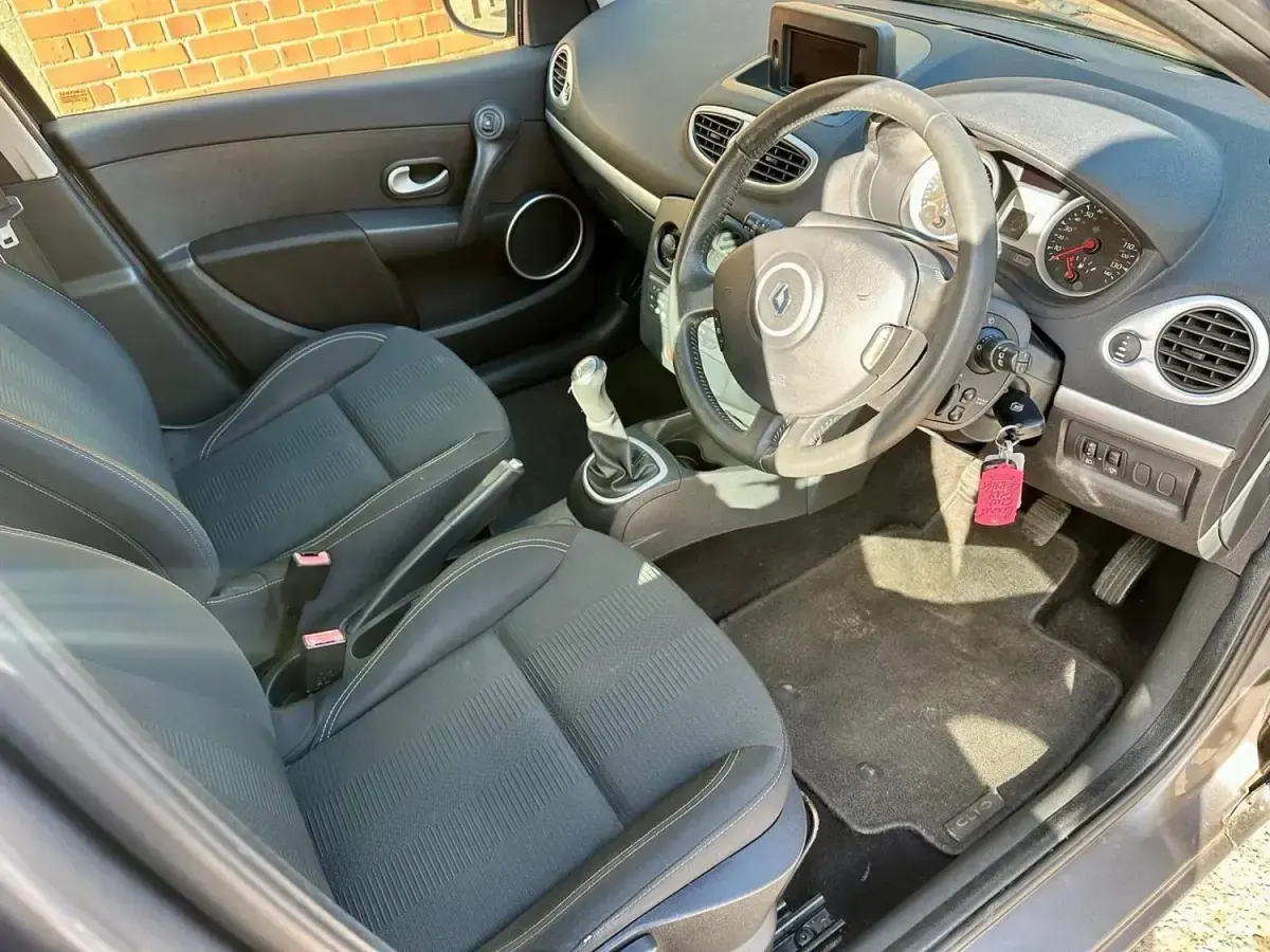 Używany Renault Clio II Dynamique 2010 Szary Hatchback