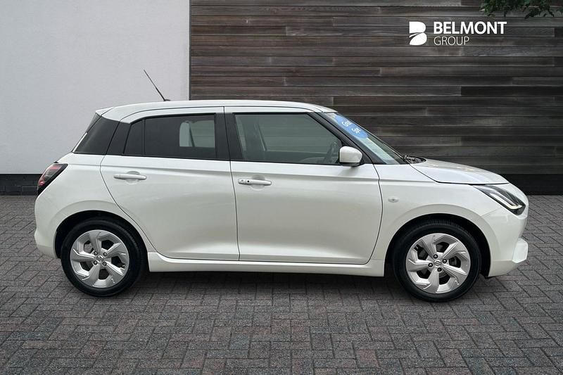 Used Suzuki Swift 82 HP (60 kW) 2024 White Hatchback