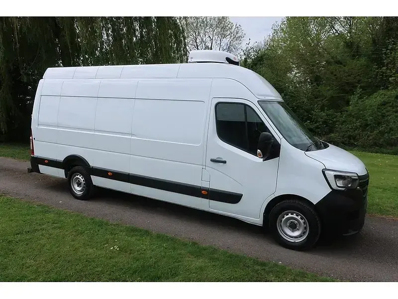 Used Renault Master 2024 White MPV