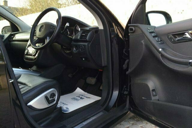 Used Mercedes R500 Sport 306 HP (225 kW) 2006 MPV