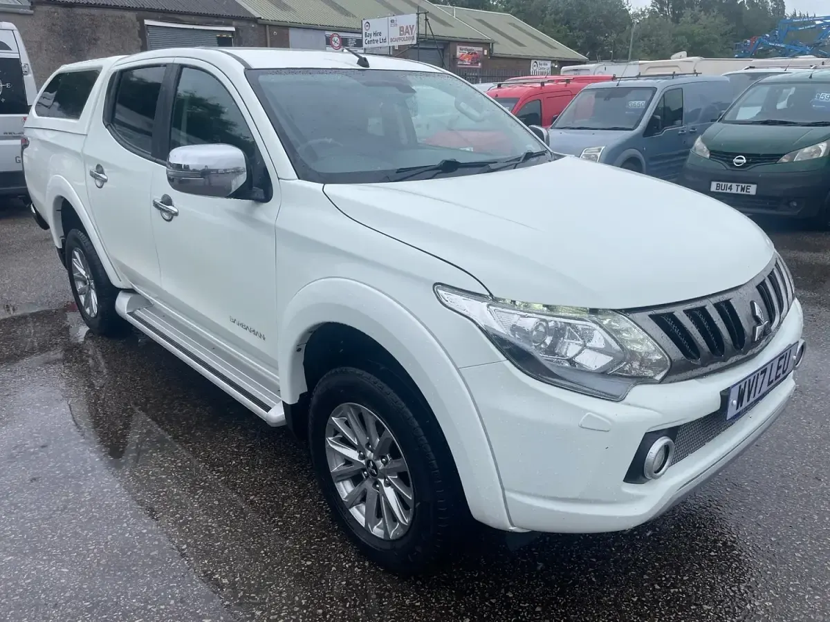 Used Mitsubishi L200 2017 White Pickup