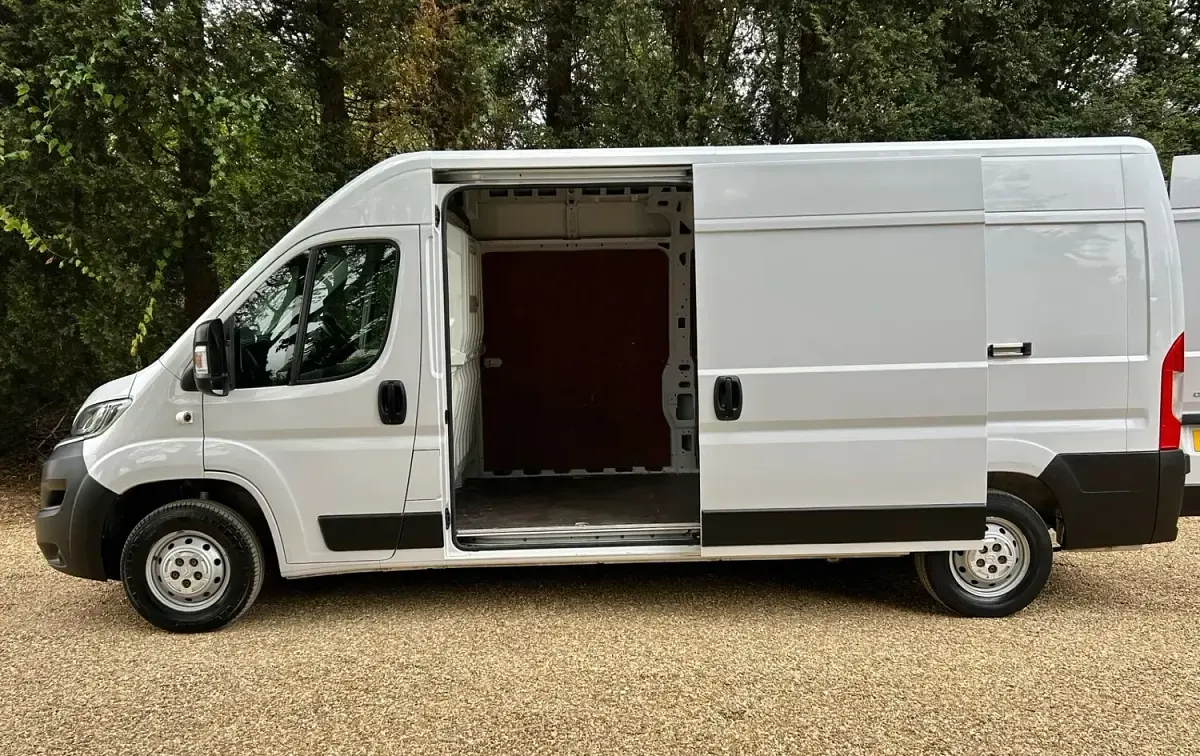 Used Citroën Relay 140 HP (102 kW) 2021 White Van