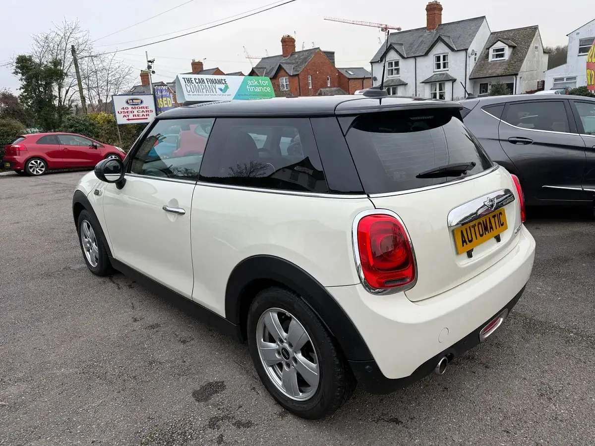 Used Mini Cooper Hatch 136 HP (100 kW) 2015 Silver Hatchback